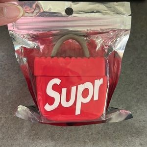 COPY - COPY - AirPods case with clip for first & second gen